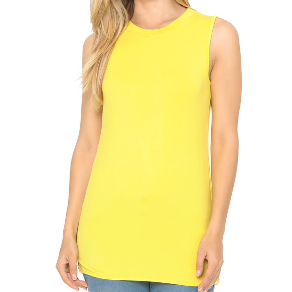 SLEEVELESS TOP WITH BACK KEYHOLE